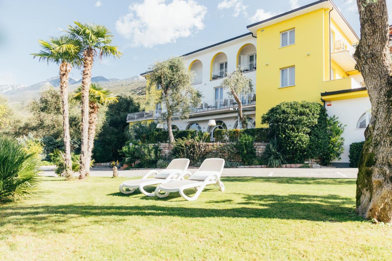 Hotel Orione - Lake Front Hotel Brenzone sul Garda Eksteriør billede