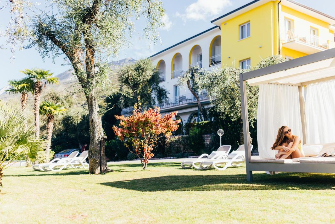 Hotel Orione - Lake Front Hotel Brenzone sul Garda Eksteriør billede