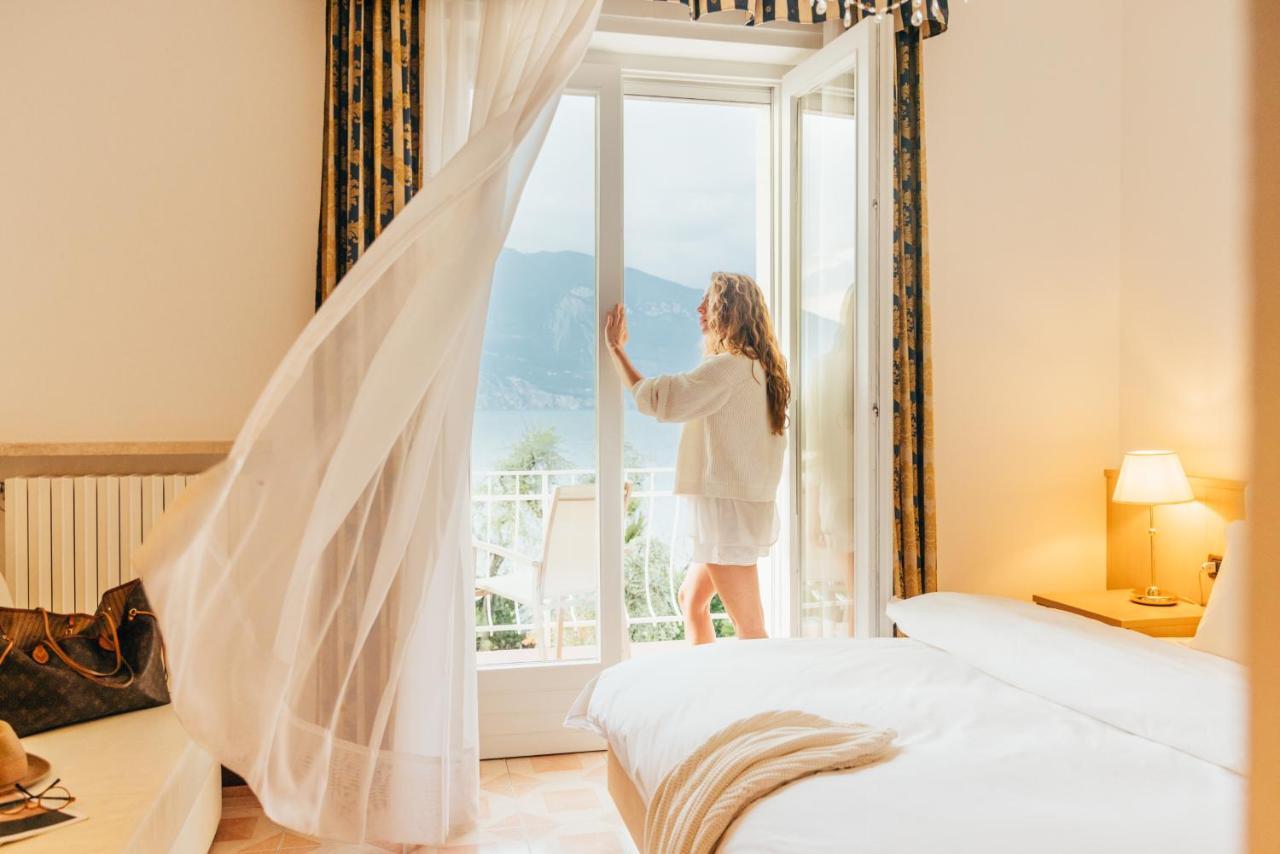 Hotel Orione - Lake Front Hotel Brenzone sul Garda Eksteriør billede